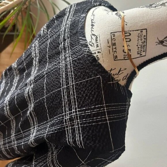 HABITAT clothes to live in size small black top with white striping, relaxed fit - Picture 3 of 9